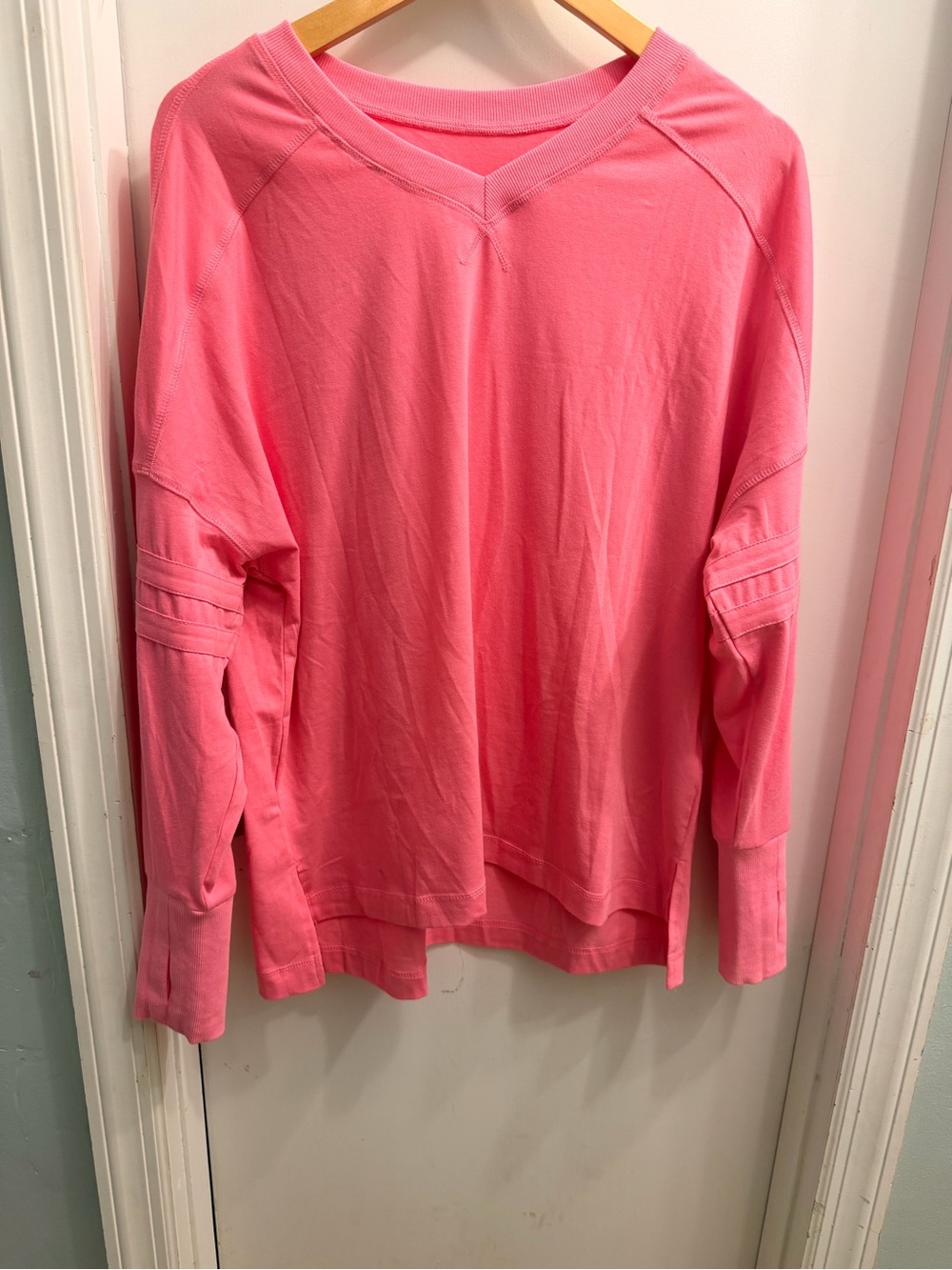 Women's Relaxed V-Neck Long Sleeve Top - Pink
